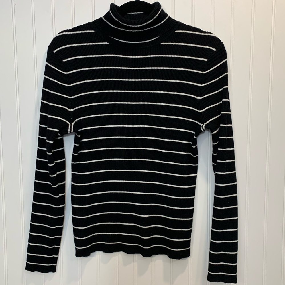 Chicos Turtle Neck Size 1